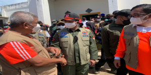 Usai Rakor, Kepala BNPB dan Rombongan Tinjau Lokasi Pasca Banjir Bandang di Torue, Disambut Bupati Parimo